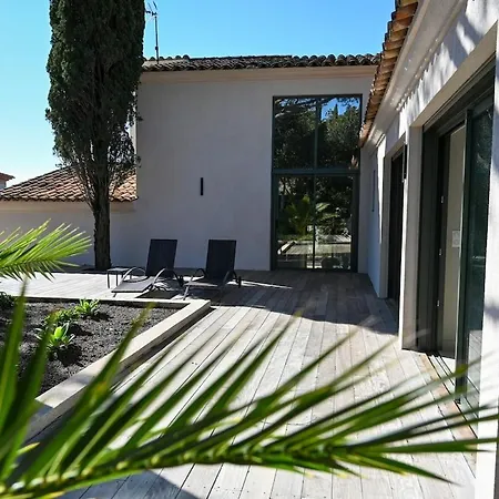 Boucharel, Grande Piscine, A 10 Min A Pied De La Villa