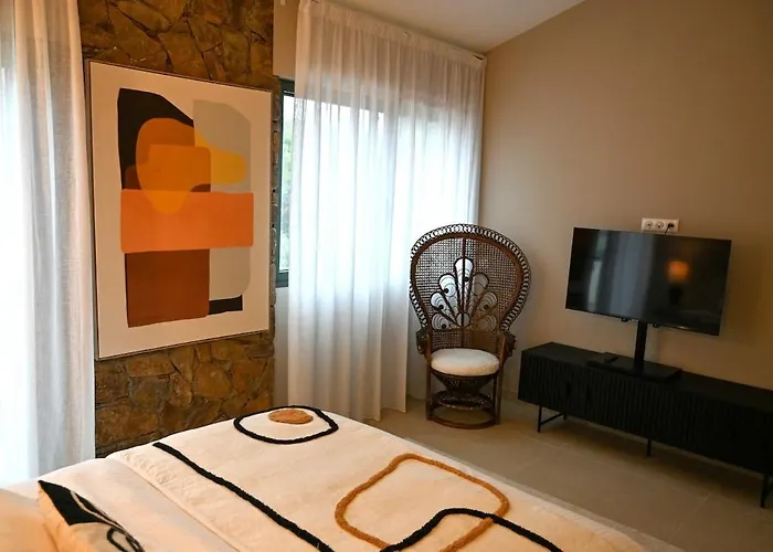 Boucharel, Grande Piscine, A 10 Min A Pied De La *