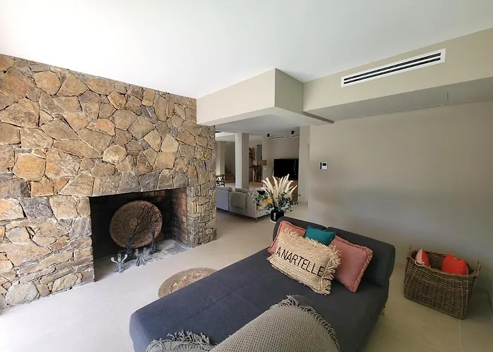 Boucharel, Grande Piscine, A 10 Min A Pied De La *