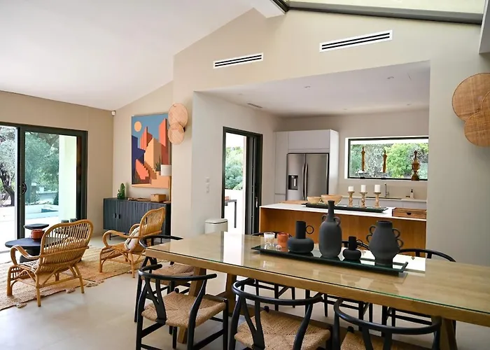 Boucharel, Grande Piscine, A 10 Min A Pied De La Villa *