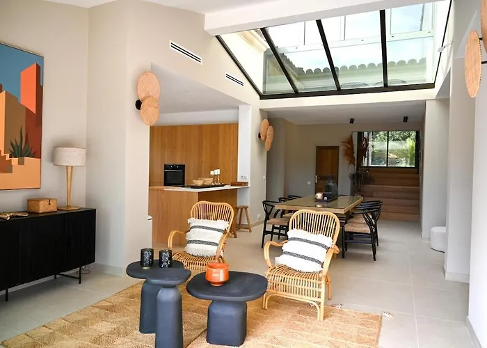 Boucharel, Grande Piscine, A 10 Min A Pied De La *