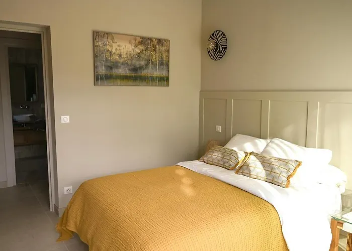 Boucharel, Grande Piscine, A 10 Min A Pied De La Villa